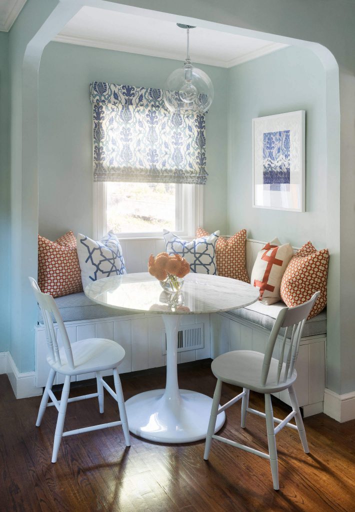 A palette of blues makes for a soothing breakfast nook in Boston