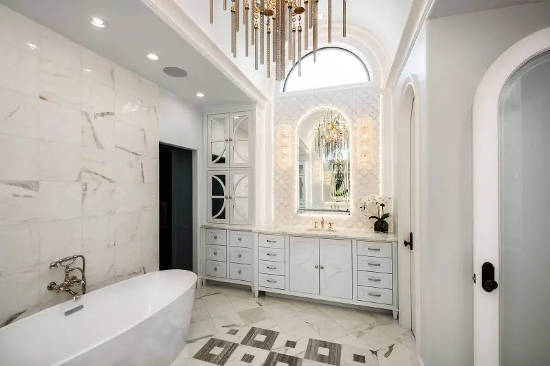 Wonderful bathroom tile ideas for small spaces
