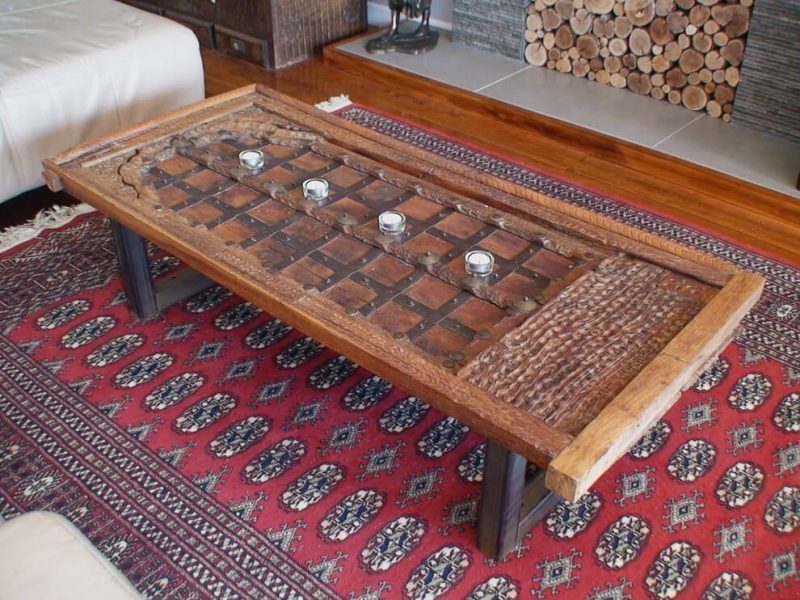Different coffee table centerpiece idea Different coffee table decoration idea