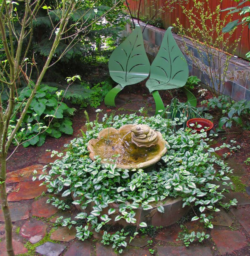 Design ideas for a contemporary water fountain landscape in Seattle.
