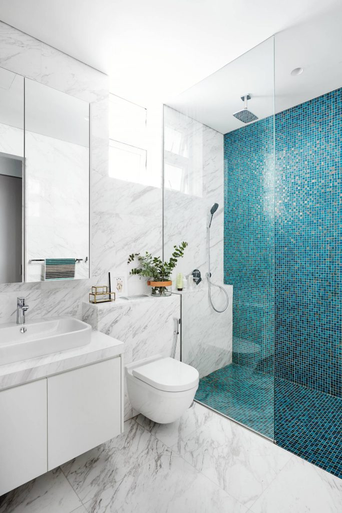 10 Stylish Small Bathrooms With Walk-In Showers