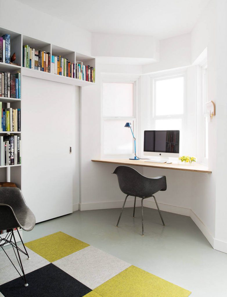 Floating corner desk