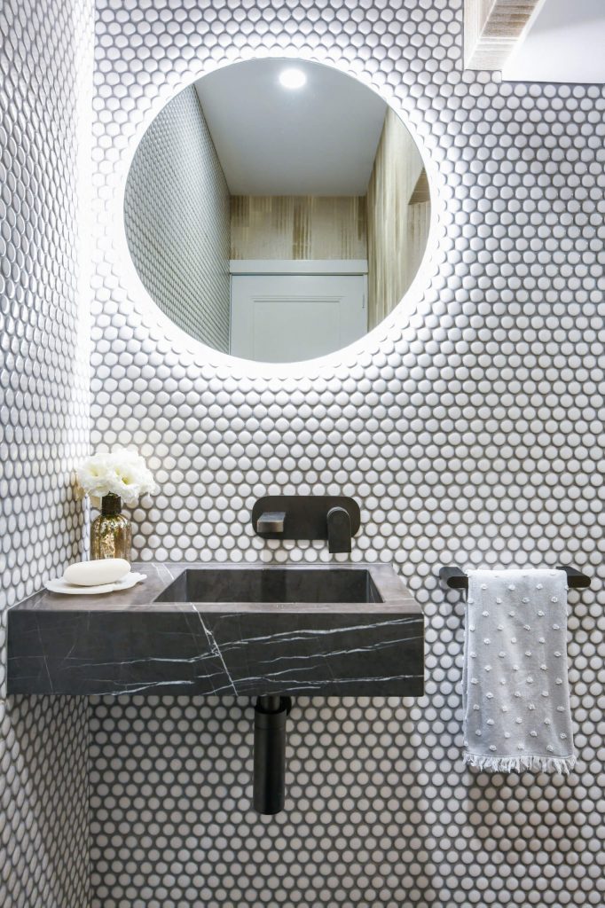 Sensational decorating powder rooms