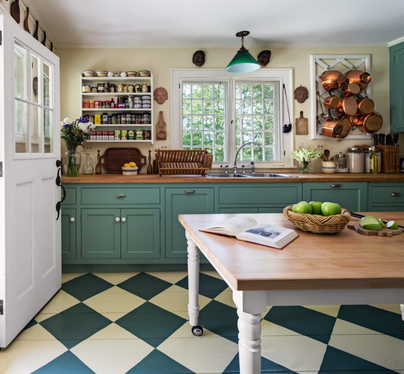 ‘Good, Sturdy Table’ on Wheels