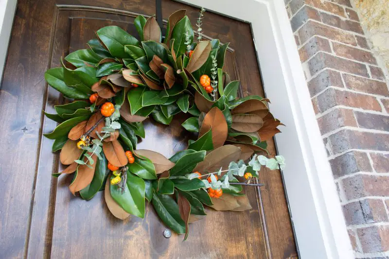 Choose a Wreath That Can Bridge Seasons
