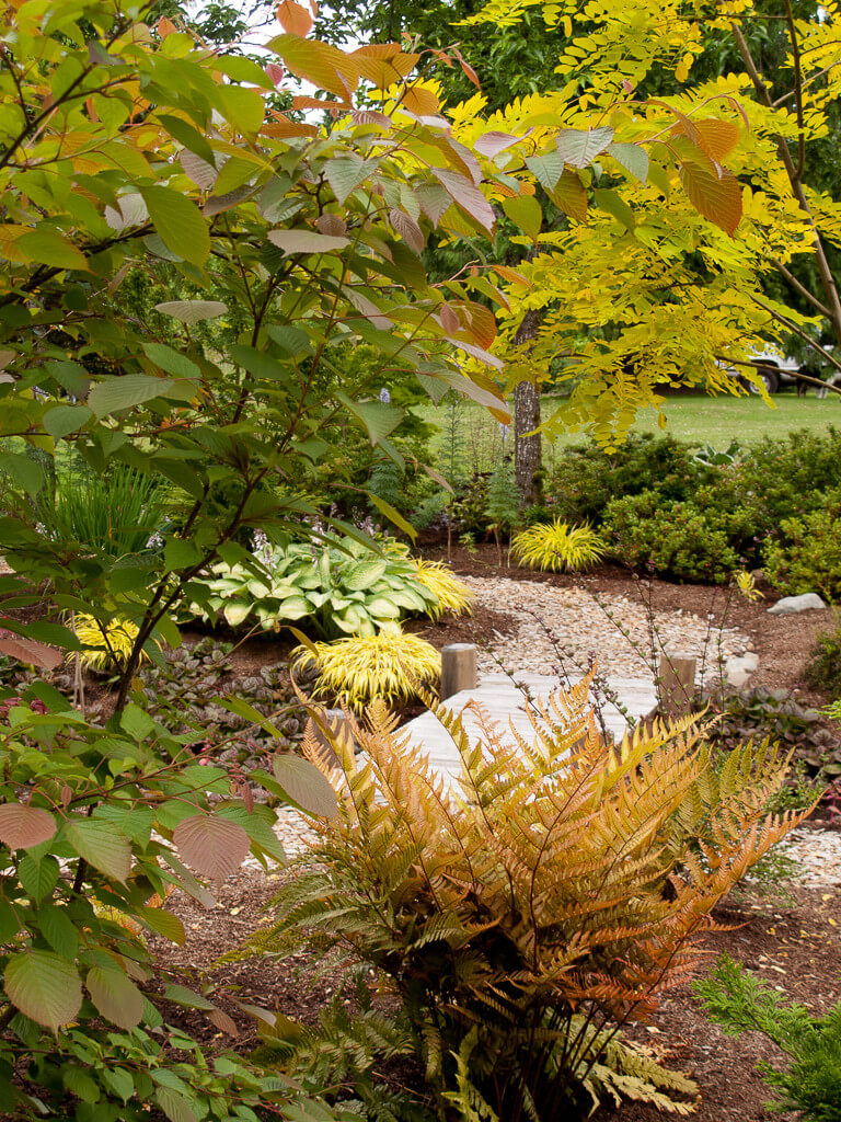 Mulch Beds and Rake Pathways